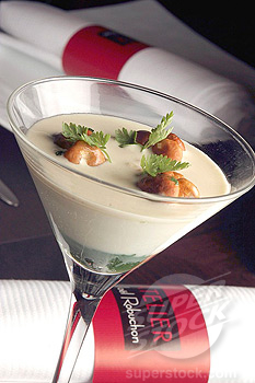 coddled egg with chanterelle cream chef: Robuchon Joël